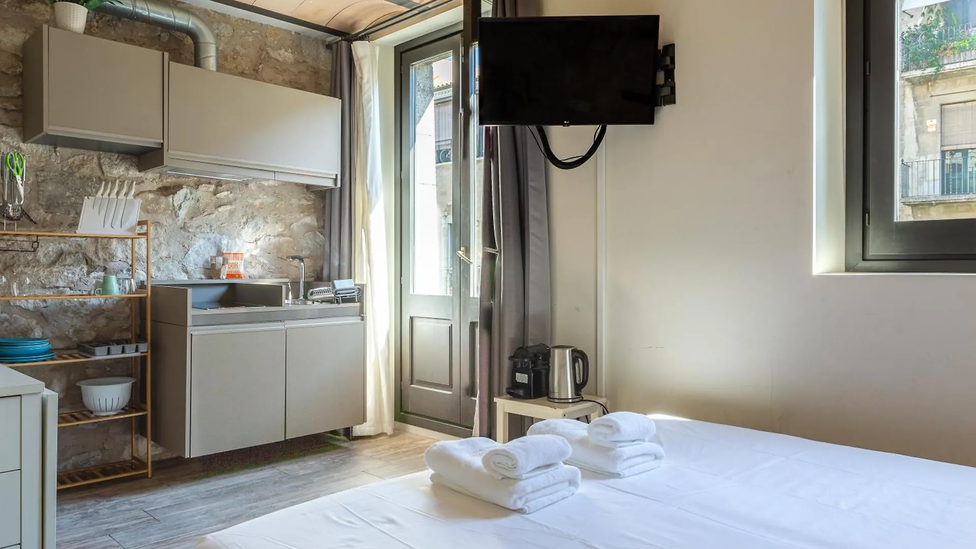 Apt 5 Limon Girona Spain